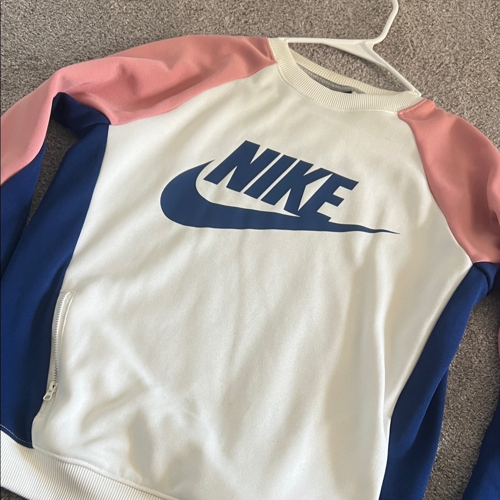 Nike Blue and Pink Raglan Sweatshirt bin 3 - Picture 6 of 9